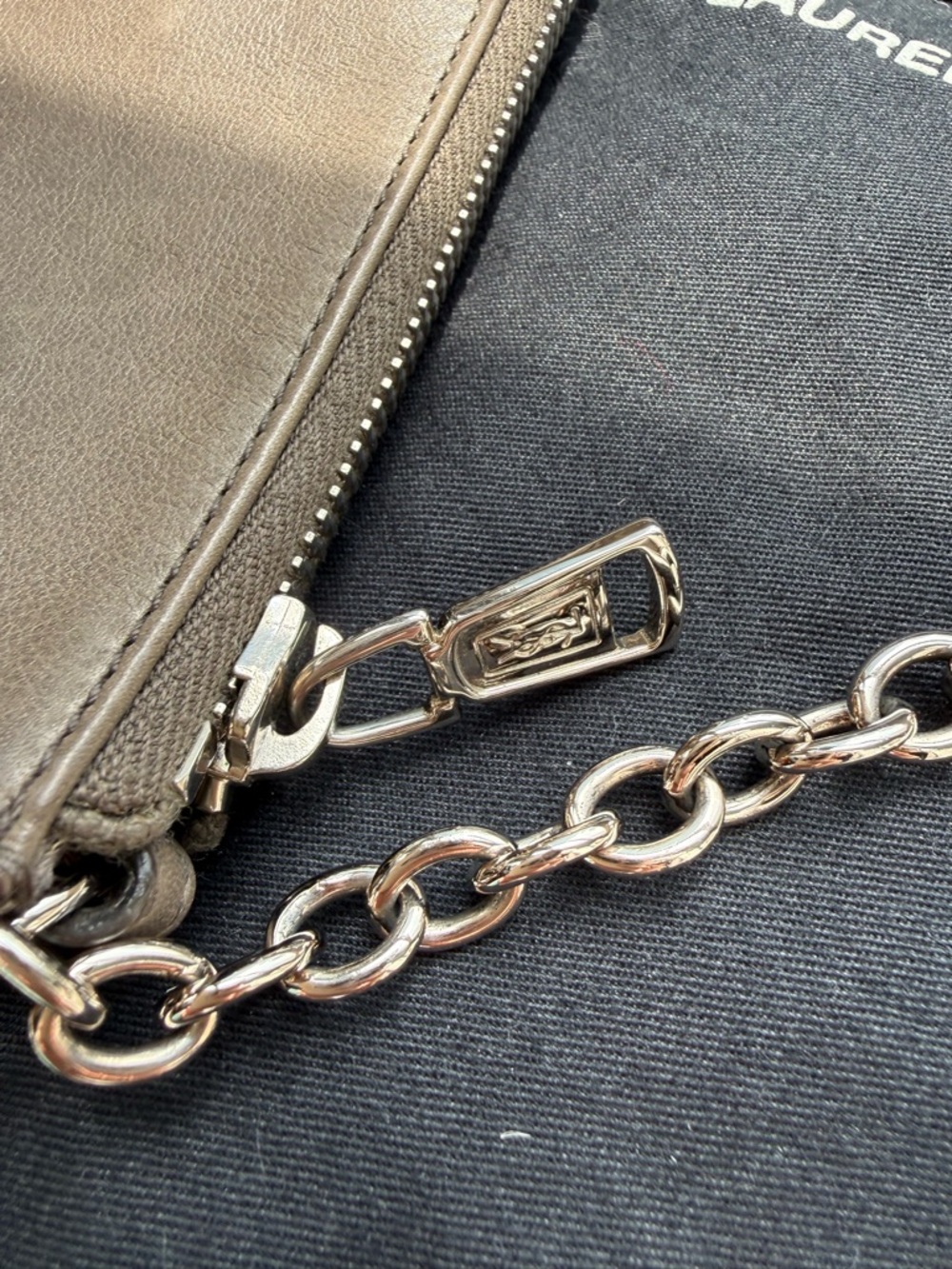 Saint Laurent Taupe Leather Chain Shoulder Bag with Embossed Knot YSL - Picture 4 of 8